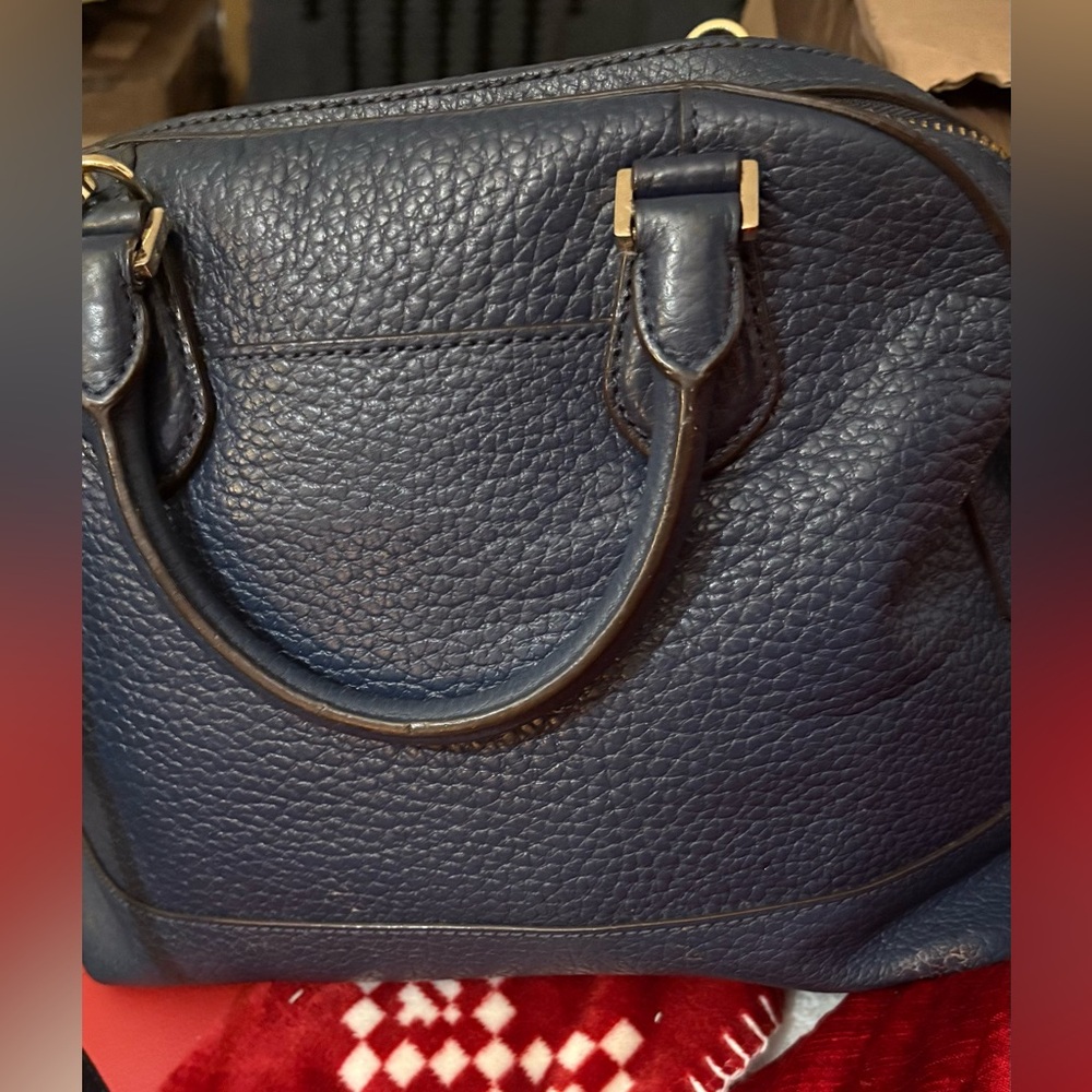Michael Kors Smythe Large Dome Satchel in Navy pebbled leather. - Picture 3 of 8